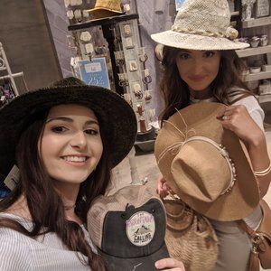 Meet your Posher, Kayla